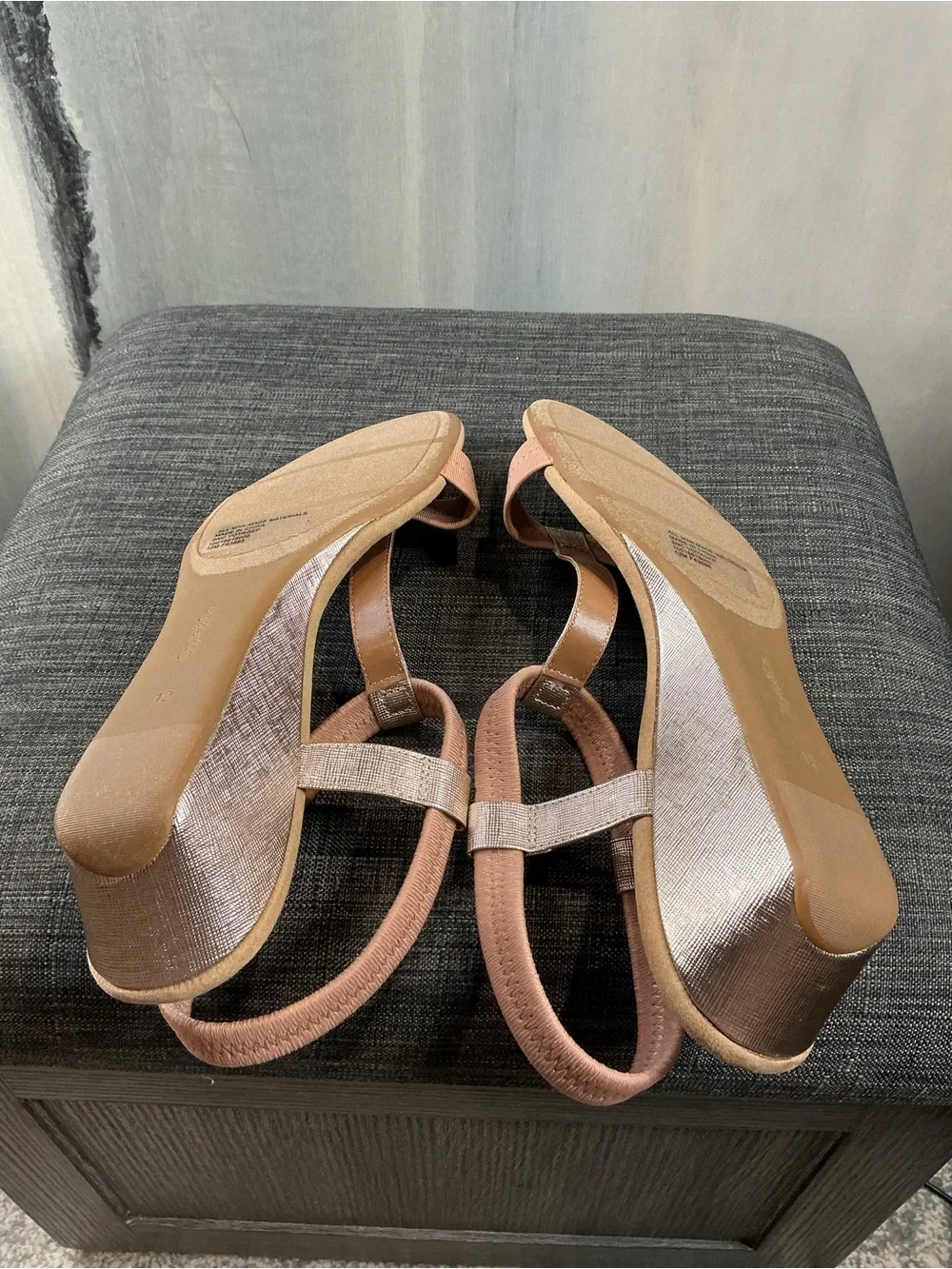 NIB Style & Co. Step ’N Flex Voyage T-Strap Wedge Sandals - Rose Gold - Size 12M